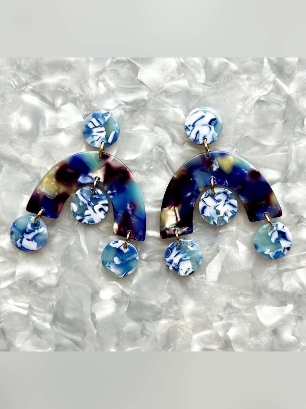 Closet Rehab Arch Drop Earrings in You Do Blue